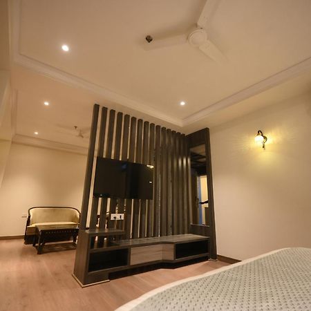 The Mudra Hotel Varanasi Exterior foto