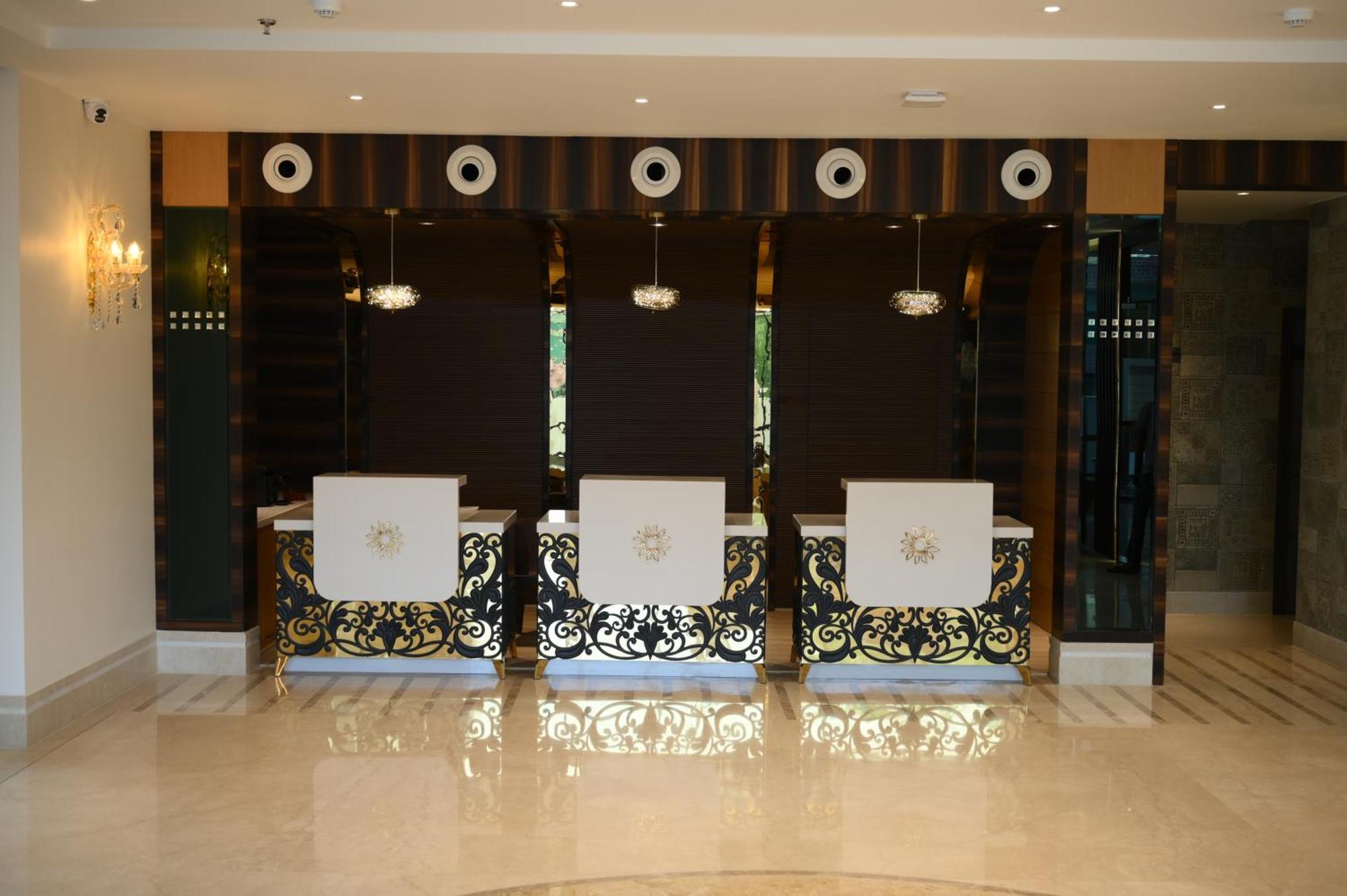 The Mudra Hotel Varanasi Exterior foto