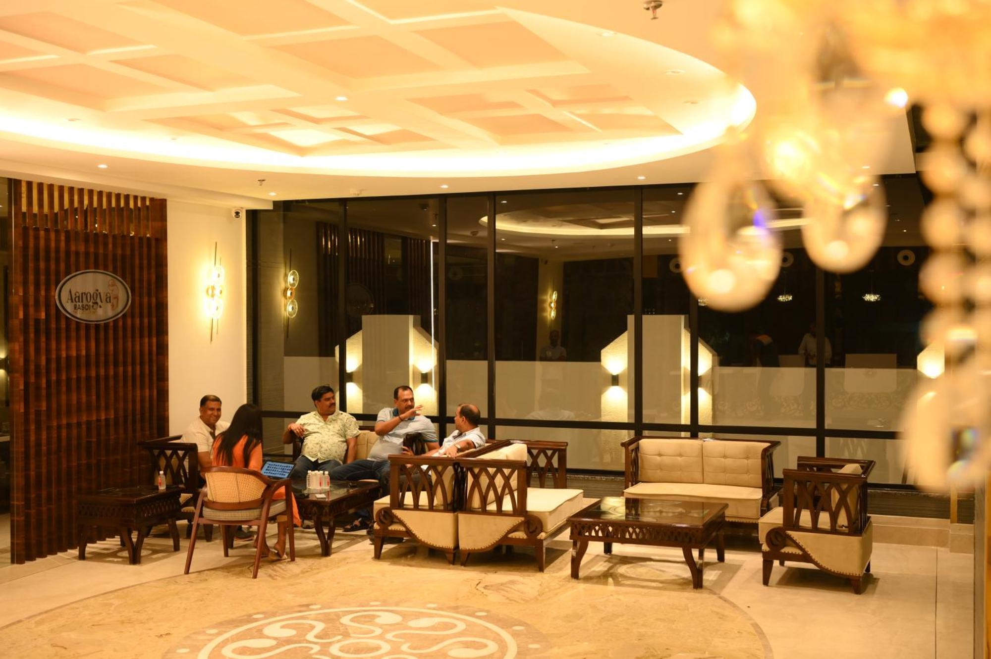 The Mudra Hotel Varanasi Exterior foto